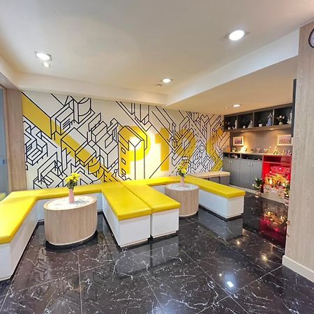 Pratunam19 Hotel Бангкок Экстерьер фото