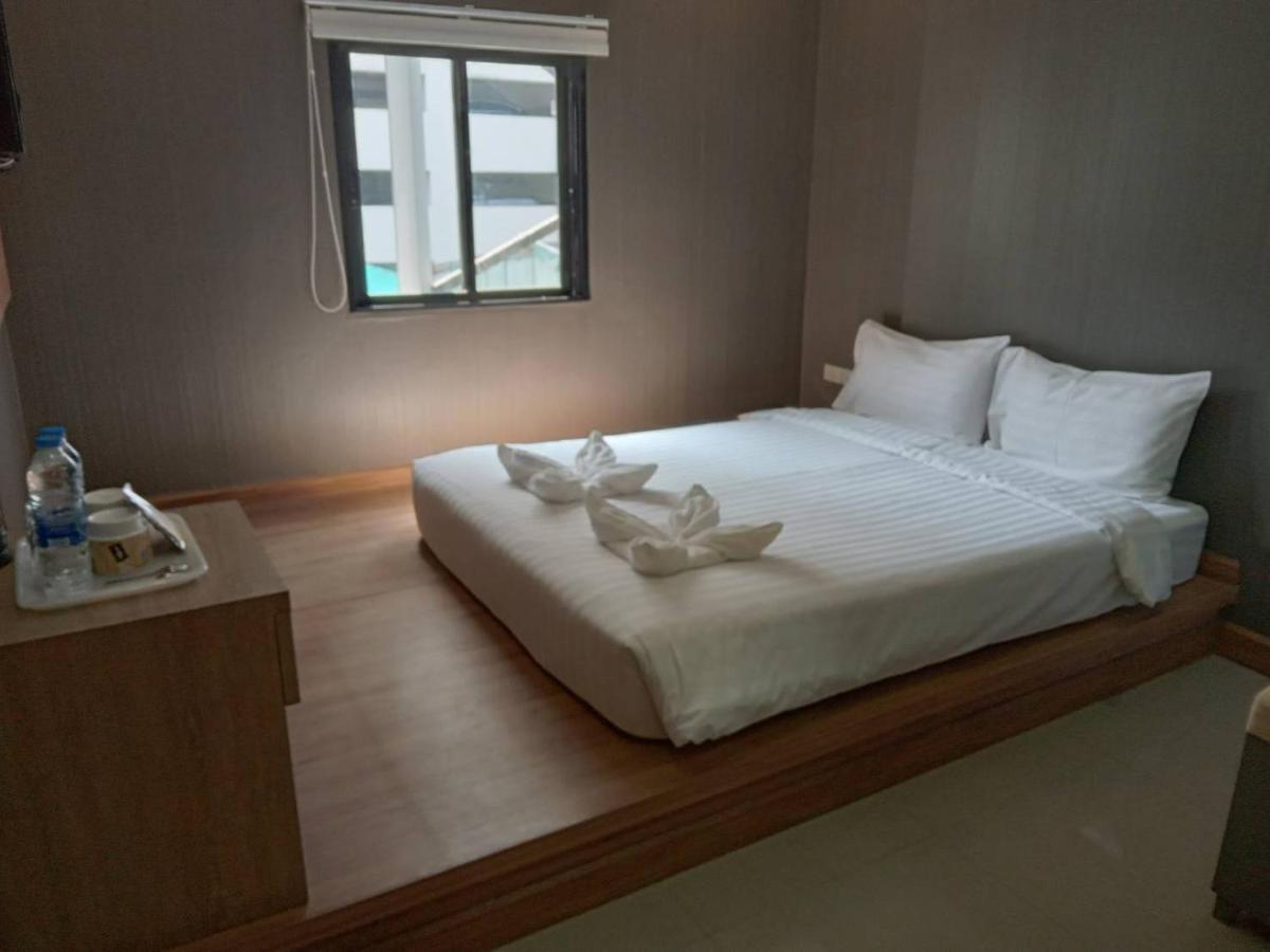 Pratunam19 Hotel Бангкок Экстерьер фото