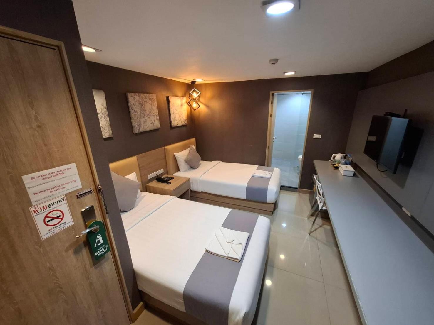 Pratunam19 Hotel Бангкок Экстерьер фото