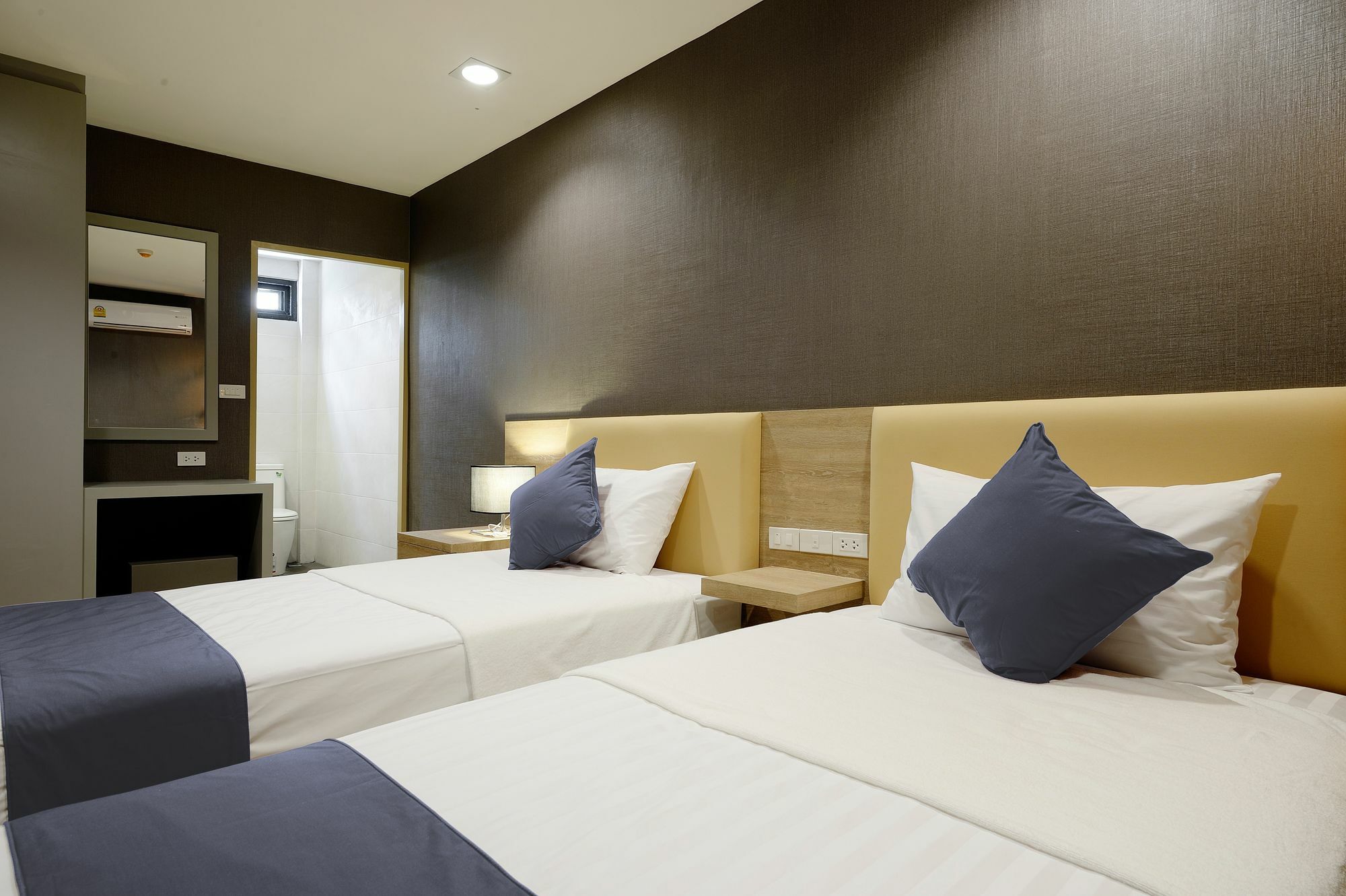 Pratunam19 Hotel Бангкок Экстерьер фото